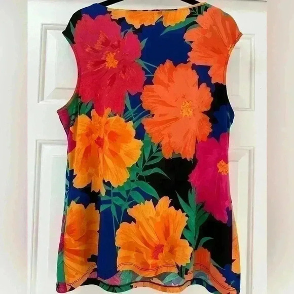 CALVIN‎ KLEIN
Plus Size Embellished
Floral-Print Top - Picture 4 of 6